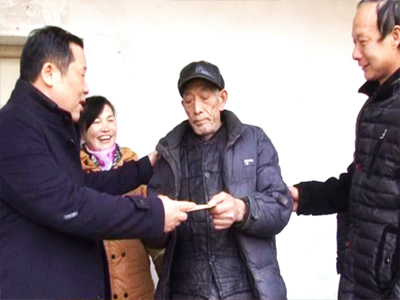 民营企业家涂忠发 为湘口街福利院送温暖