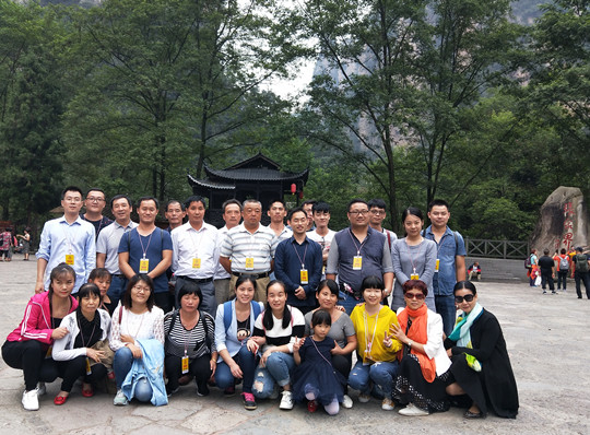 2017年湖北汇鑫建设集团工会张家界之旅(图2)
