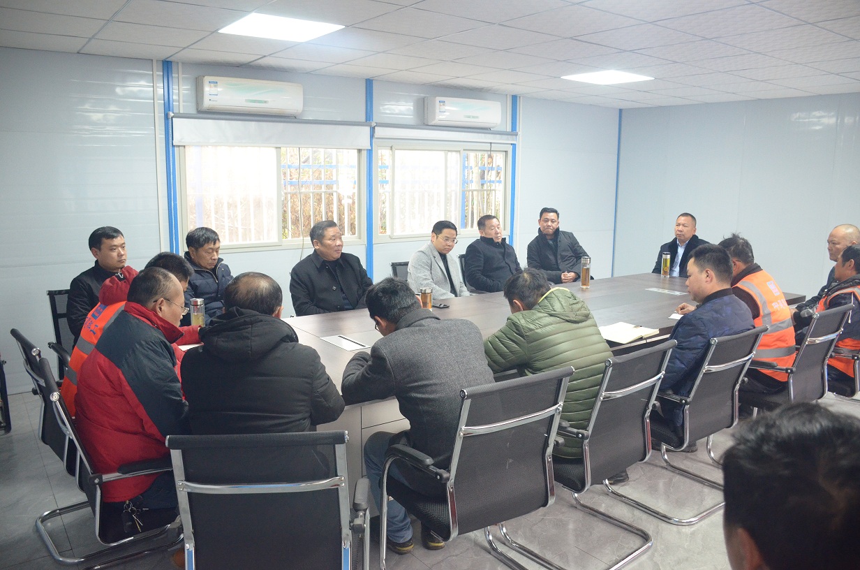 汇鑫集团总裁一行视察大冶医院项目进度(图5)